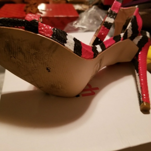 Heels - Picture 2 of 4